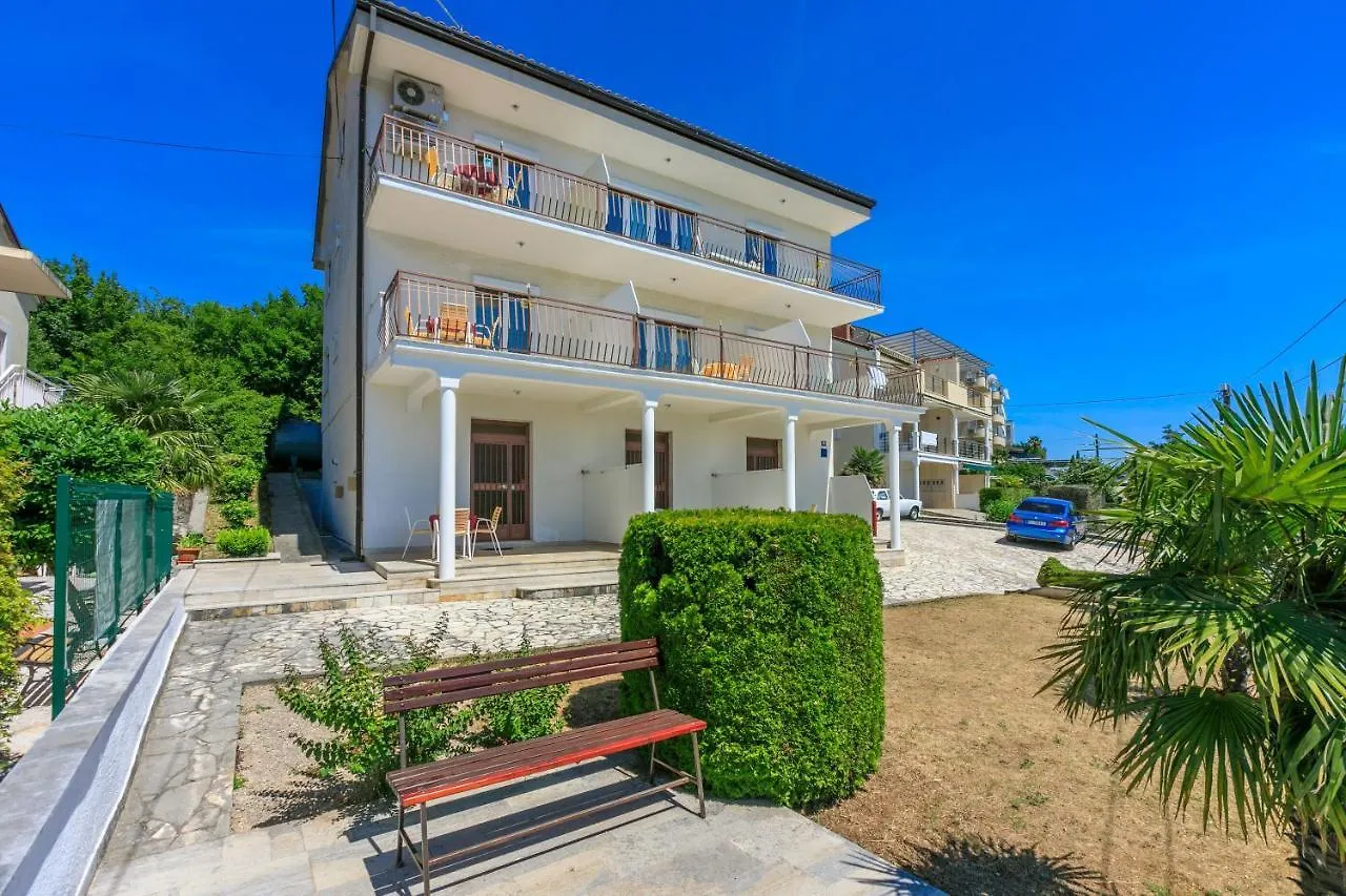 Apartments Laura 0*, Dramalj Croatia